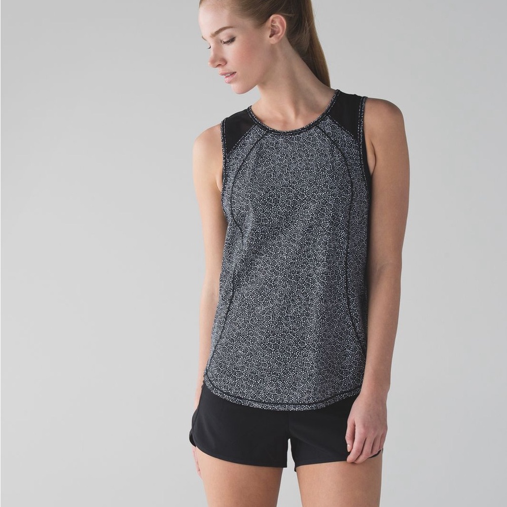 Lululemon Athletica Gray and Black Sleeveless Tank Top floral size 8 sculpt tank